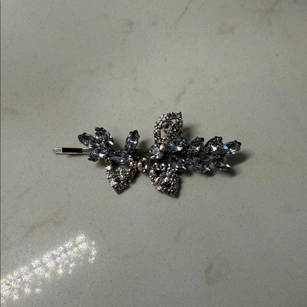 Elegant Silver and Gray Hair Clip